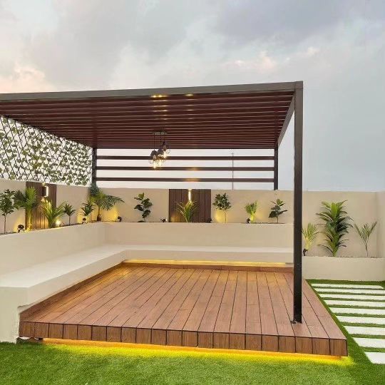 مظلة سيارات مقوسة بنقوش هندسية